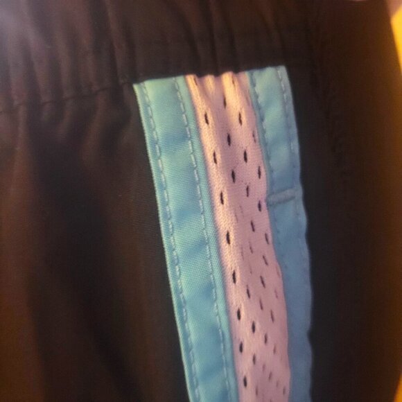 Nike Capris Length Workout Pants - Size M - Picture 3 of 8